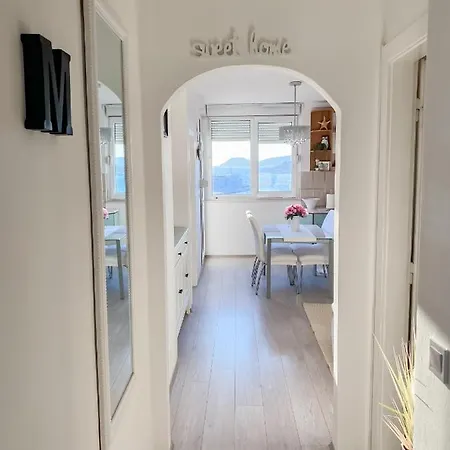 Homey With A View Split