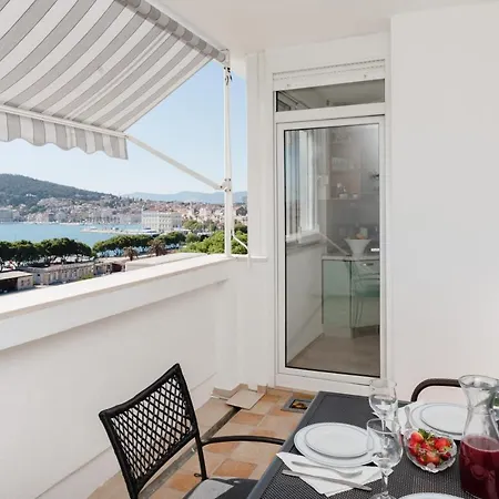 Homey With A View * Split