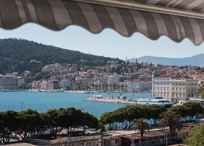 Homey With A View * Split