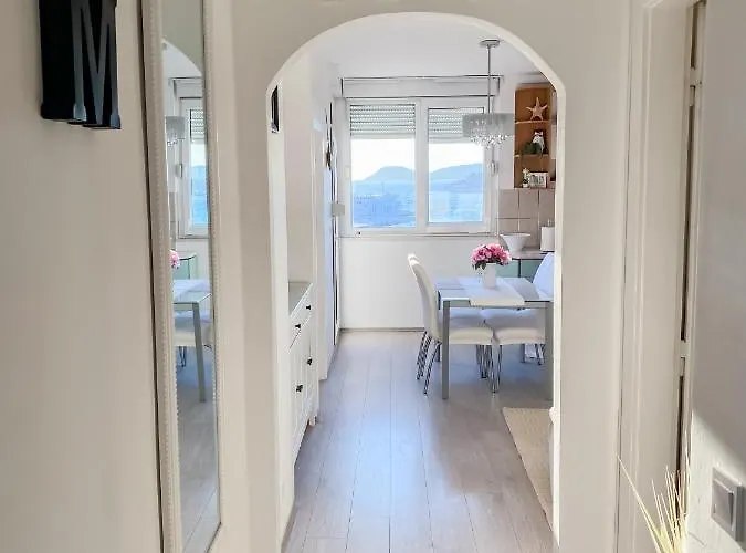 Homey With A View Split