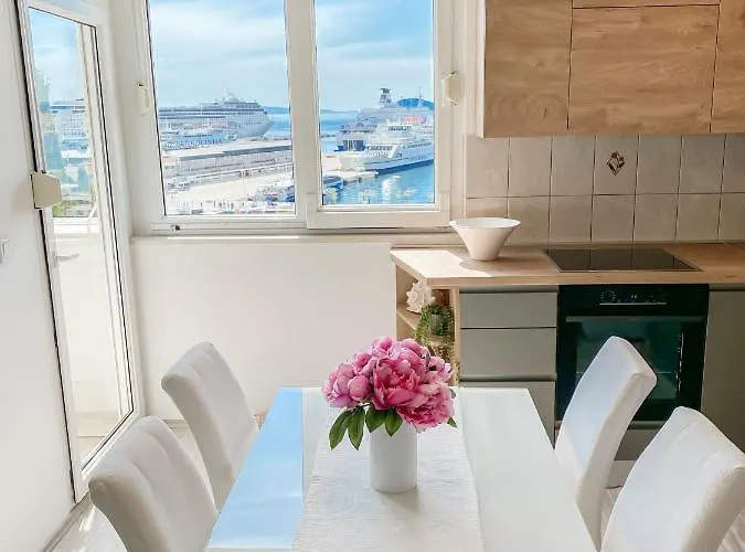 Homey With A View Appartement